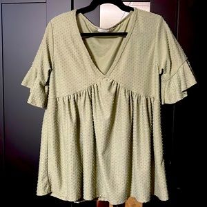 Boho Gals! VNECK Swiss Dot ruffle Top!